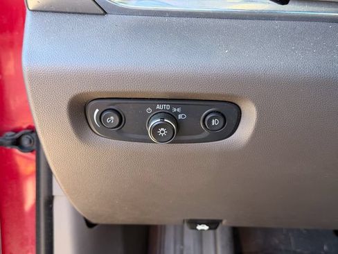 Used 2019 Chevrolet Traverse LT FWD image 8