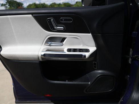 Used 2021 Mercedes-Benz GLB 250 image 46