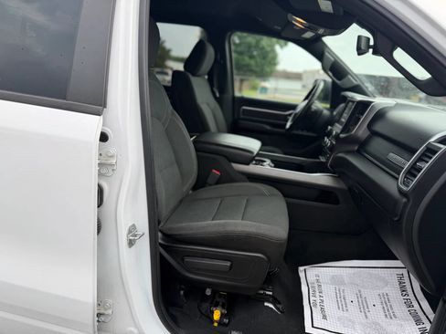 Used 2019 RAM 1500 Big Horn AWD/4WD image 12