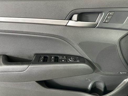 Used 2020 Hyundai Elantra Limited w/ Ultimate Package 03 image 25