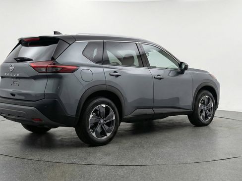 Used 2025 Nissan Rogue SV FWD image 9
