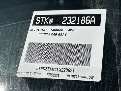 Used 2020 Toyota Tacoma TRD Off-Road AWD/4WD image 10