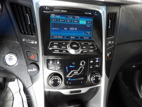 Used 2011 Hyundai Sonata SE w/ Navigation & Sunroof Pkg 4 FWD image 14