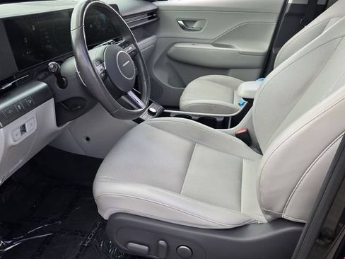 Used 2024 Hyundai Kona Limited FWD image 10