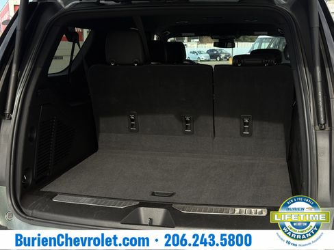 Used 2023 Chevrolet Suburban Premier image 32