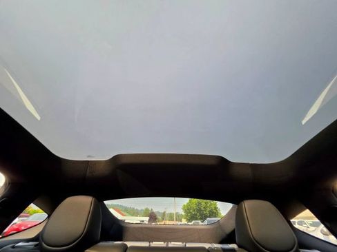 Used 2026 Tesla Model Y AWD image 57