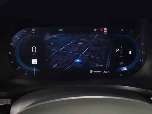 Used 2025 Volvo V60 B5 Cross Country Plus image 21