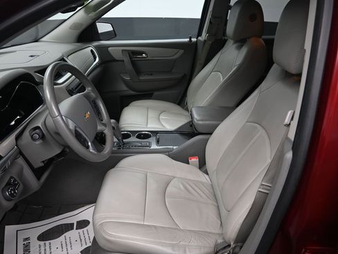 Used 2016 Chevrolet Traverse LT image 15