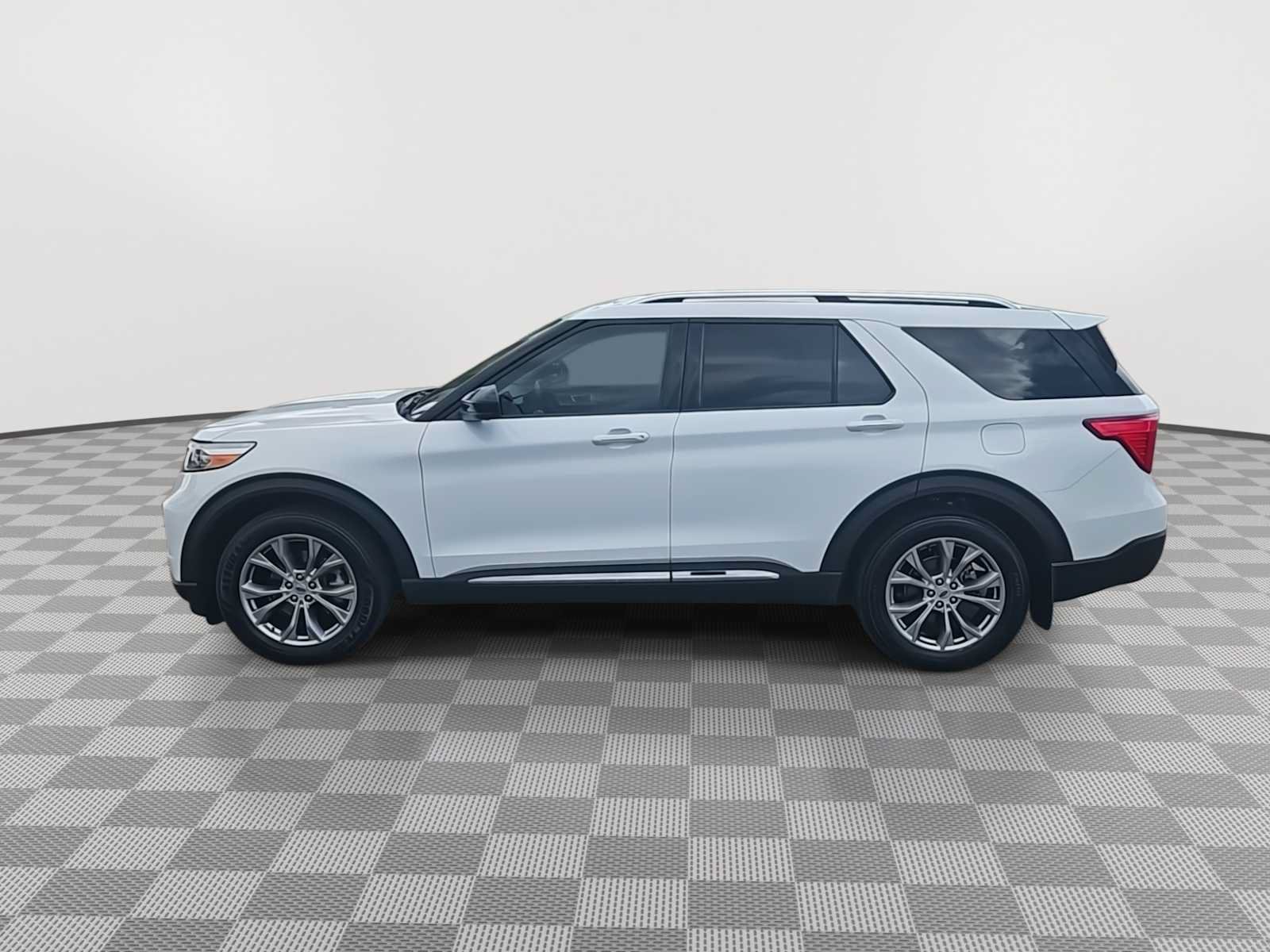 Used 2022 Ford Explorer Limited AWD/4WD image 5