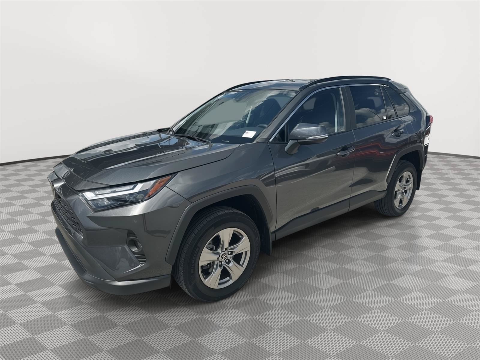 Used 2024 Toyota RAV4 XLE FWD image 1