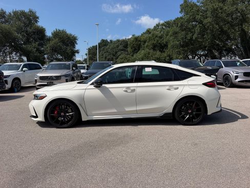 Used 2025 Honda Civic Type R image 3