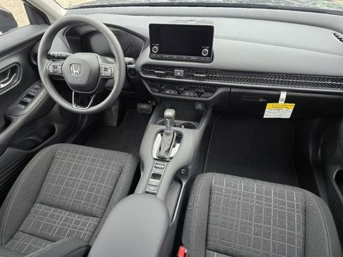 Used 2025 Honda HR-V LX image 9