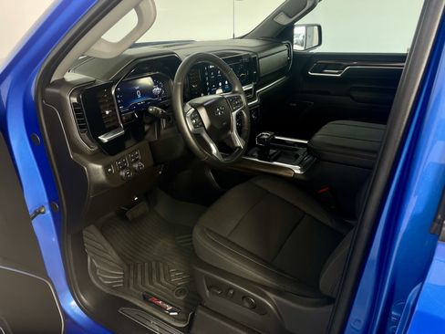 Used 2025 Chevrolet Silverado 1500 RST AWD/4WD image 10