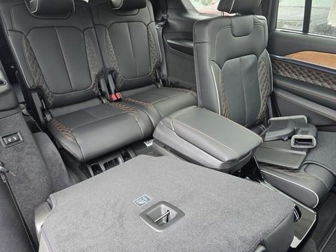 Used 2025 Jeep Grand Cherokee L Summit AWD/4WD image 37