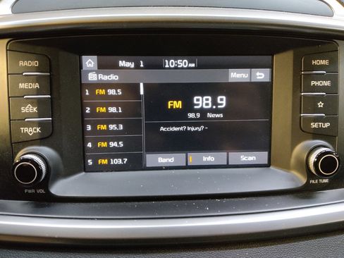 Used 2020 Kia Sorento L FWD image 25