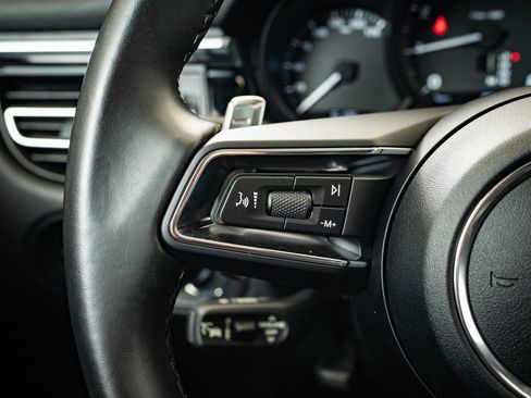Certified 2024 Porsche Macan image 26