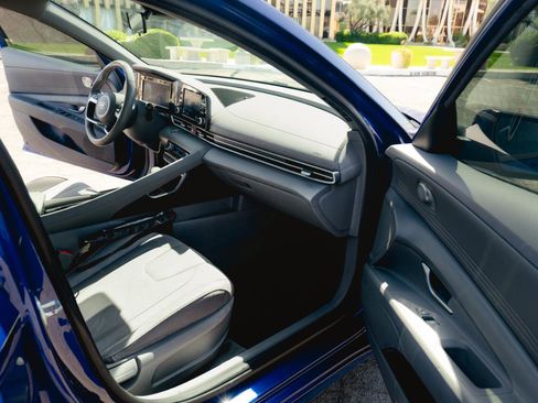 Used 2021 Hyundai Elantra SEL w/ Convenience Package image 14