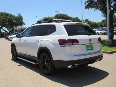 Used 2022 Volkswagen Atlas SE w/ Panoramic Sunroof Package image 9