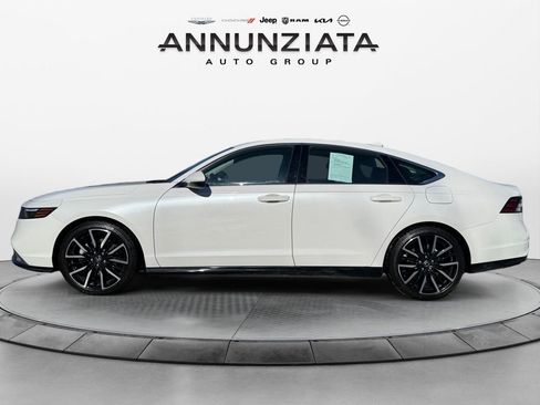 Used 2025 Honda Accord Touring image 2