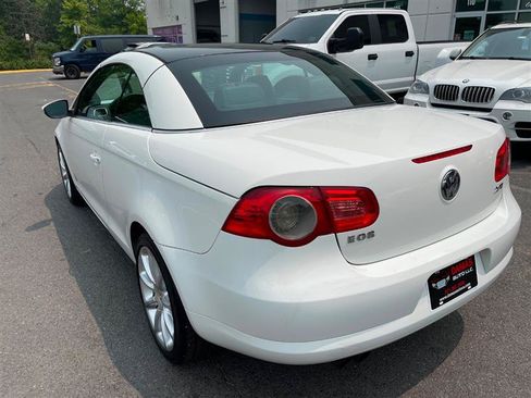 Used 2011 Volkswagen Eos Lux FWD image 14