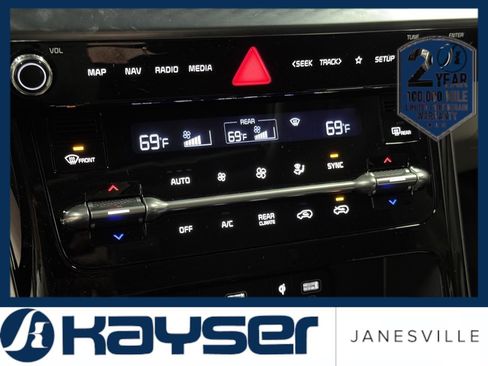 Used 2024 Kia Carnival SX Prestige image 19