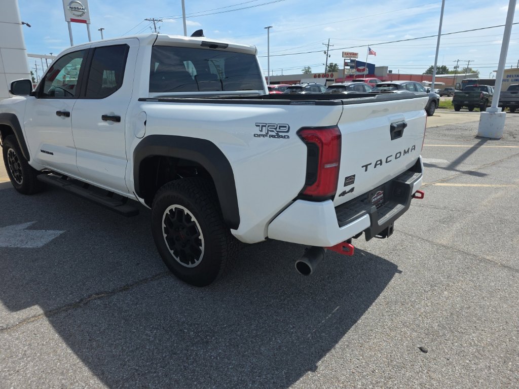 Used 2025 Toyota Tacoma TRD Off-Road AWD/4WD image 2