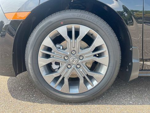 New 2026 Honda Odyssey Touring image 18