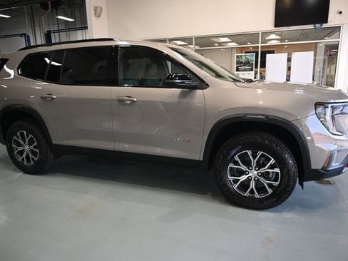 New 2026 GMC Acadia AT4 w/ Luxury Package AWD/4WD image 4