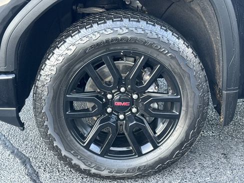 Used 2025 GMC Sierra 1500 Elevation w/ LPO, Elevation Black Package image 16