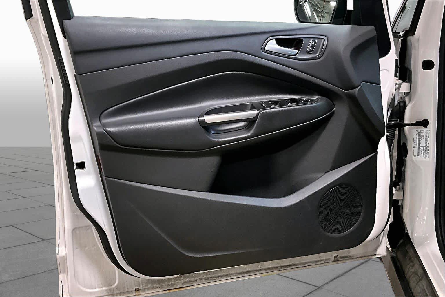 Used 2016 Ford C-MAX Energi SEL FWD image 21