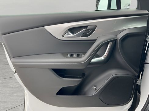 Used 2024 Chevrolet Blazer LT w/ Convenience Package image 24