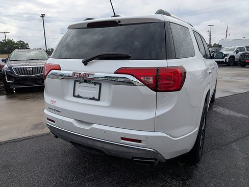 Used 2018 GMC Acadia Denali w/ Technology Package FWD image 4