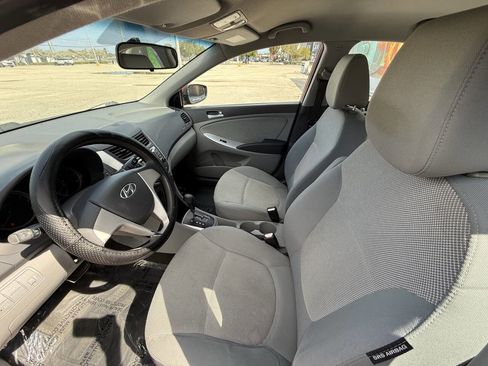Used 2012 Hyundai Accent GLS image 11