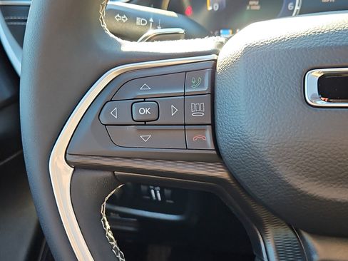 Used 2025 Jeep Grand Cherokee Laredo X image 23