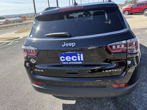 Used 2024 Jeep Compass Limited image 18