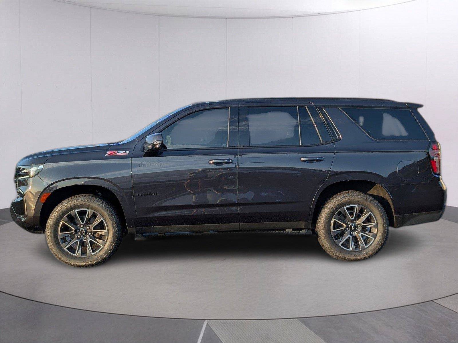 Used 2024 Chevrolet Tahoe Z71 w/ Luxury Package AWD/4WD image 2