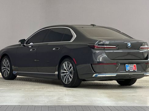 Certified 2023 BMW i7 xDrive60 AWD/4WD image 3