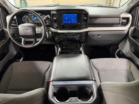 Used 2023 Ford F350 4x4 Crew Cab XLT DRW w/ 360-Degree Camera Package image 18