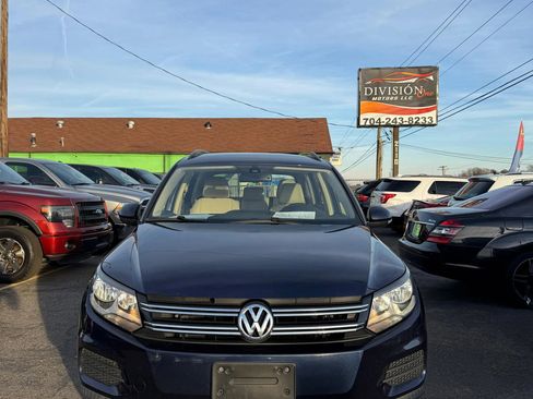 Used 2016 Volkswagen Tiguan S image 2