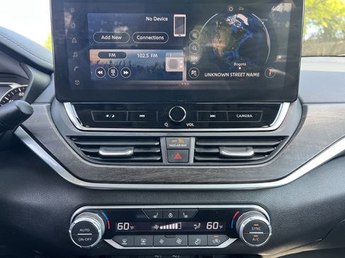 Used 2023 Nissan Altima 2.5 SL FWD image 5