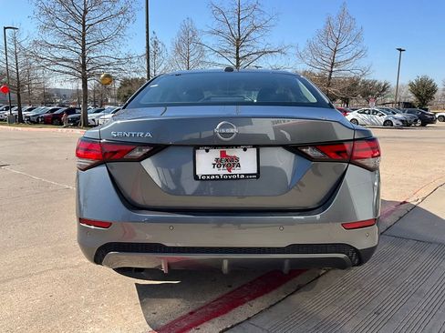 Used 2025 Nissan Sentra SV image 6