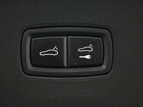 Certified 2026 Porsche Cayenne AWD/4WD image 33