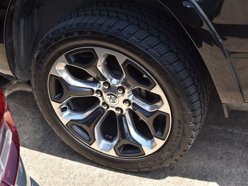 Used 2019 RAM 1500 Limited AWD/4WD image 11