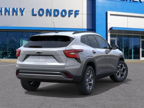 New 2026 Chevrolet Trax LT w/ Driver Confidence Package FWD image 4