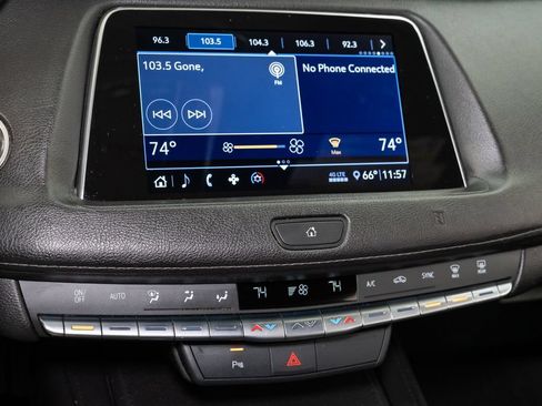 Used 2020 Cadillac XT4 Premium Luxury AWD/4WD image 17