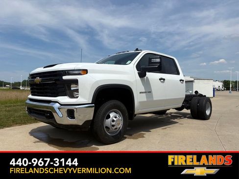 Used 2026 Chevrolet Silverado 3500 W/T w/ WT Convenience Package AWD/4WD image 1