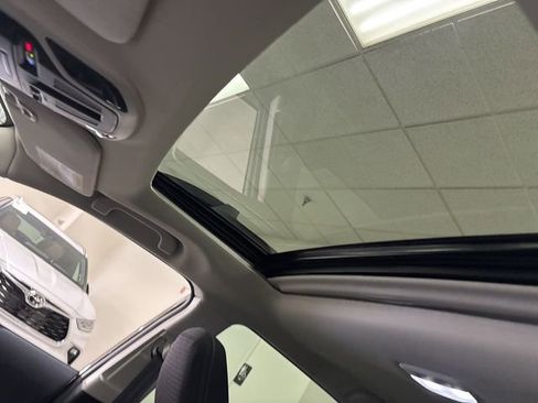 Used 2023 Subaru Outback Premium w/ Popular Package #1 image 18