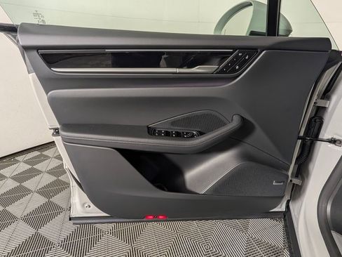 New 2026 Porsche Macan 4 Electric AWD/4WD image 25