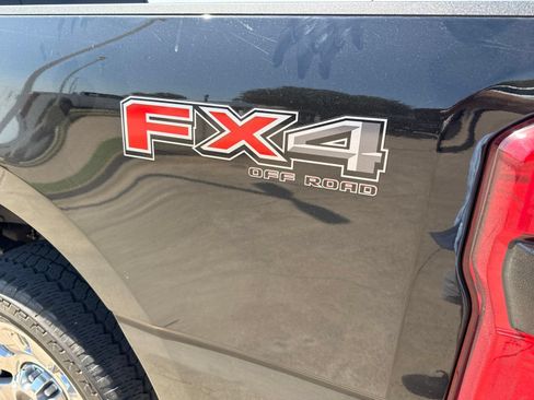 Used 2025 Ford F250 Lariat w/ Lariat Ultimate Package AWD/4WD image 9