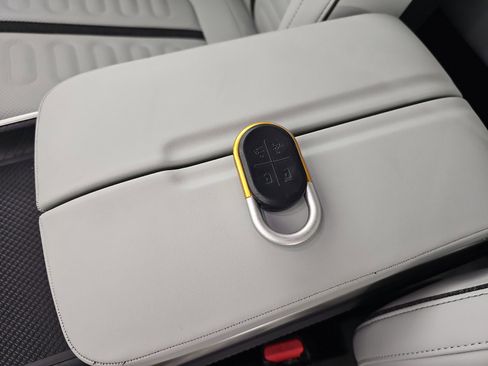 Used 2022 Rivian R1T Adventure image 29